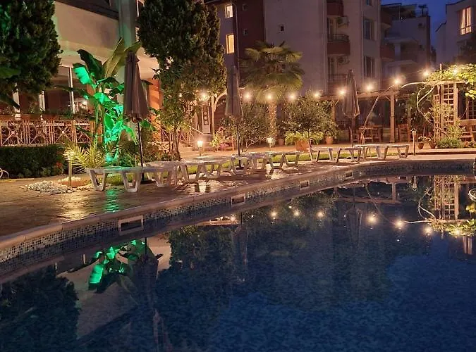 Отель Copacabana Равда