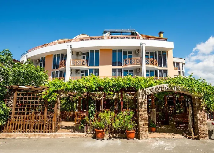 Copacabana Отель Равда